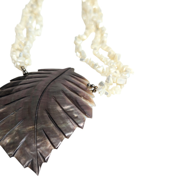 Mother of Pearl Abalone Shell Leaf Pendant Chunky Necklace Vtg Coastal Jewelry - Picture 11 of 11